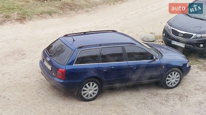 Универсал Audi A4 1998 в Киеве