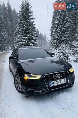 Седан Audi A4 2013 в Мукачевому