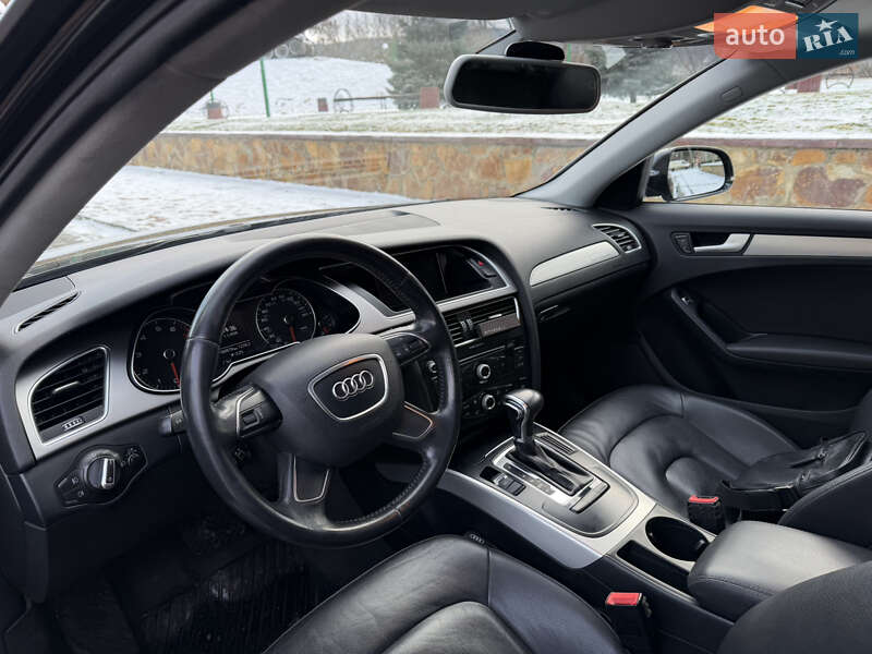 Седан Audi A4 2013 в Виннице