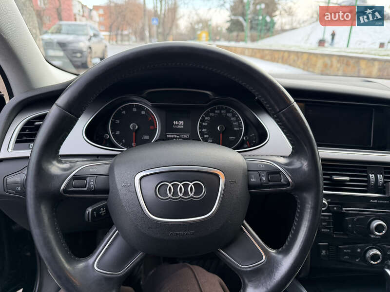 Седан Audi A4 2013 в Виннице