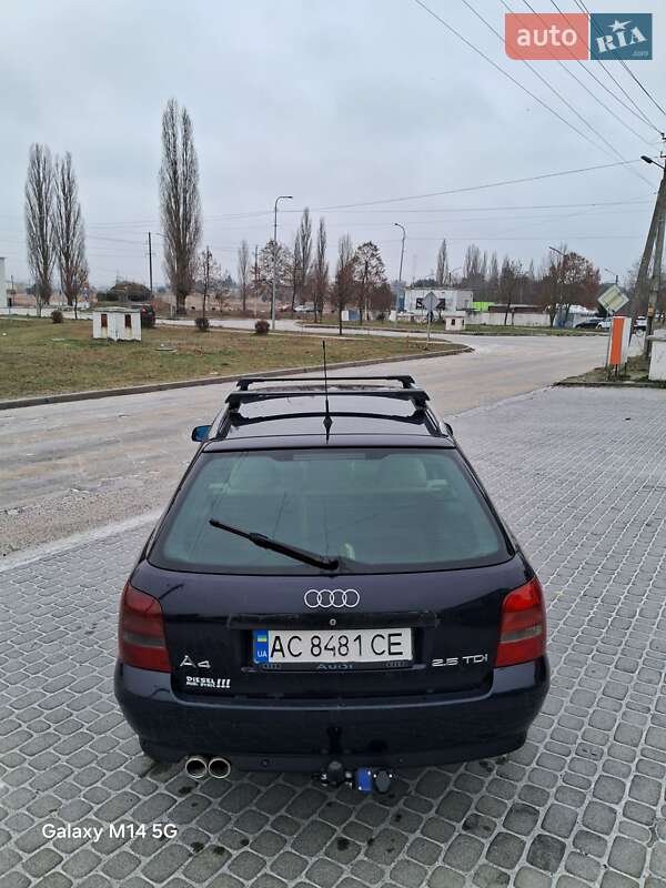 Універсал Audi A4 1999 в Вараші