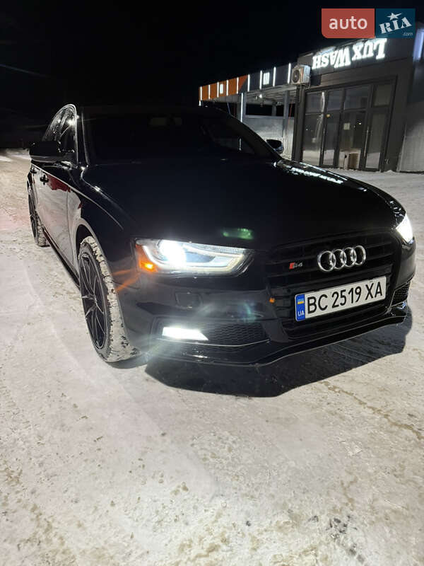 Седан Audi A4 2014 в Золочеве