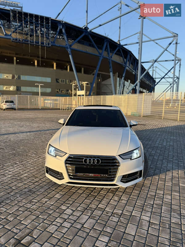 Седан Audi A4 2016 в Киеве