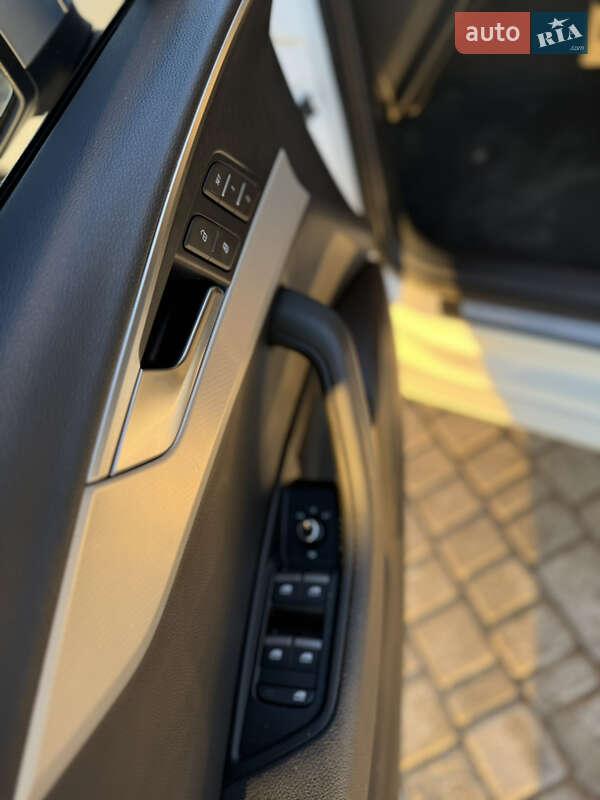 Седан Audi A4 2016 в Киеве