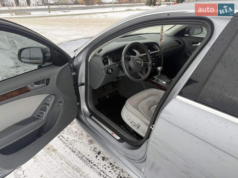 Седан Audi A4 2014 в Львове