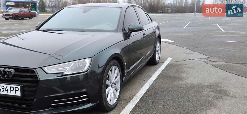 Седан Audi A4 2017 в Киеве