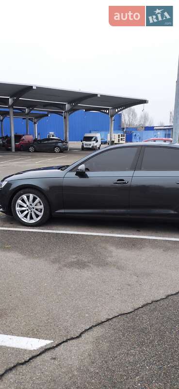 Седан Audi A4 2017 в Киеве