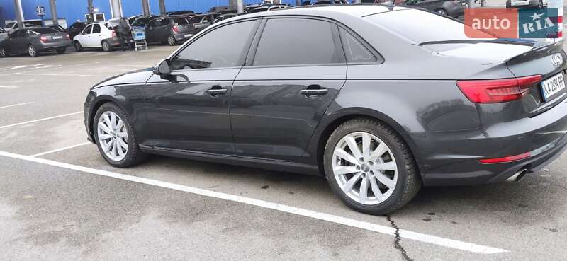 Седан Audi A4 2017 в Киеве