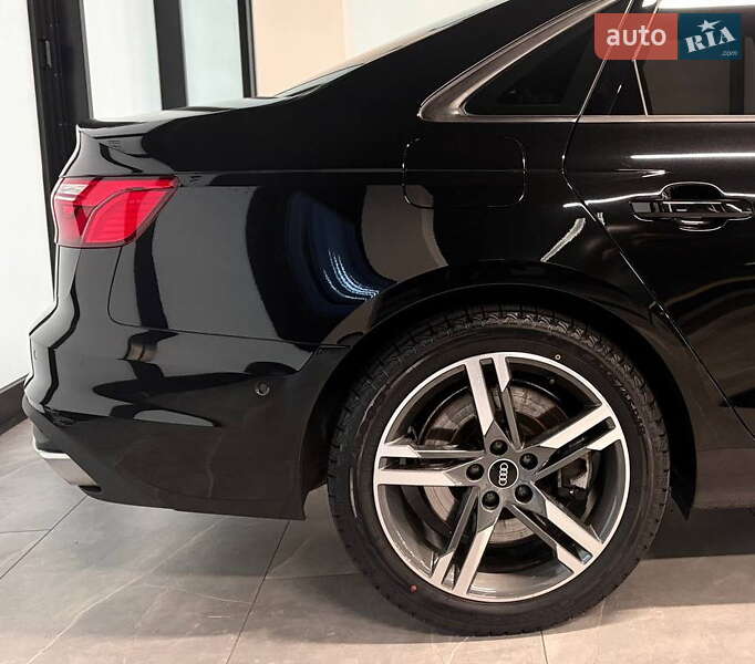 Седан Audi A4 2021 в Львове
