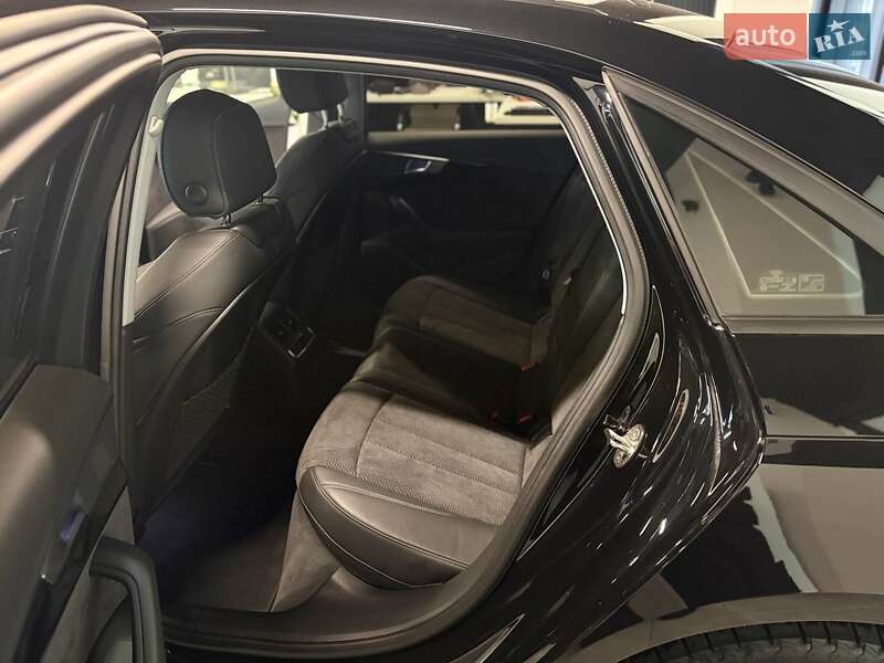 Седан Audi A4 2021 в Львове