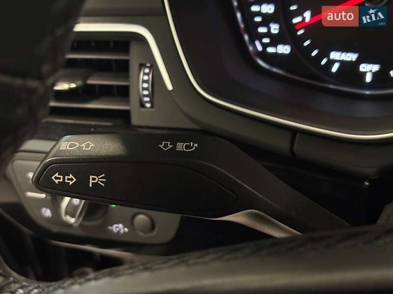 Седан Audi A4 2021 в Львове