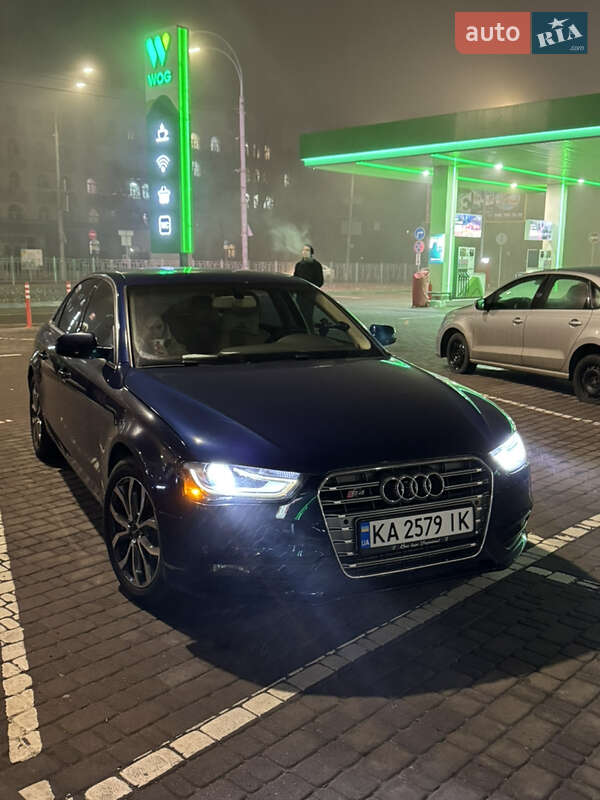 Седан Audi A4 2012 в Измаиле