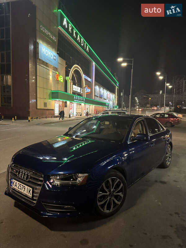 Седан Audi A4 2012 в Измаиле