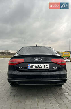Седан Audi A4 2014 в Бродах