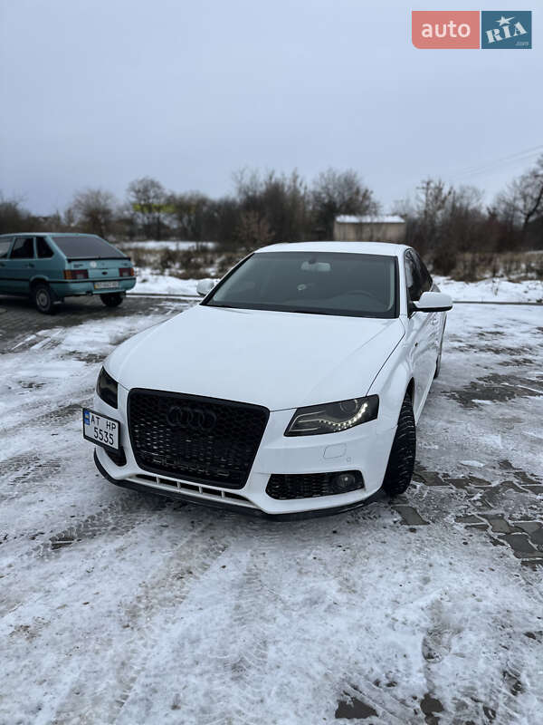 Седан Audi A4 2011 в Галичі