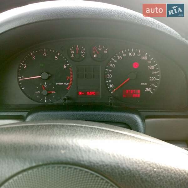 Универсал Audi A4 1999 в Березному