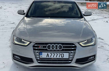 Седан Audi A4 2013 в Львове
