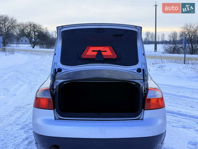 Седан Audi A4 2002 в Мені фото 21 Седан Audi A4 2002 в Мені