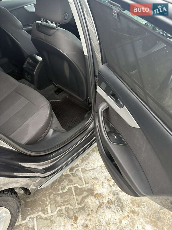 Универсал Audi A4 2020 в Старом Самборе