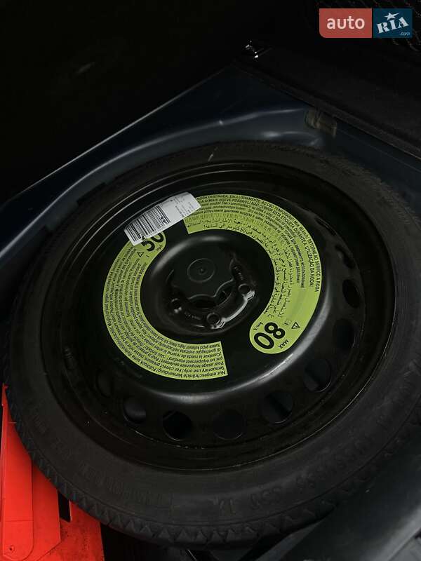 Седан Audi A4 2014 в Сумах