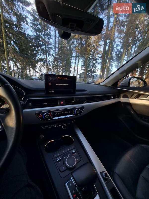 Седан Audi A4 2017 в Львові