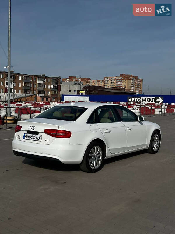 Седан Audi A4 2012 в Виннице