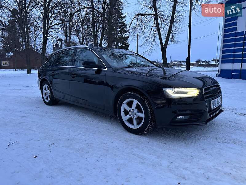 Універсал Audi A4 2014 в Лебедині