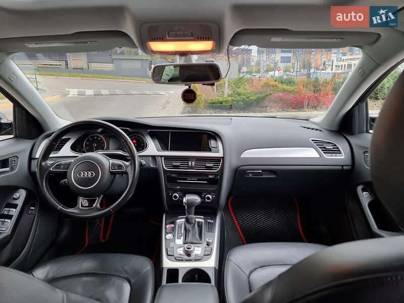 Седан Audi A4 2015 в Львове