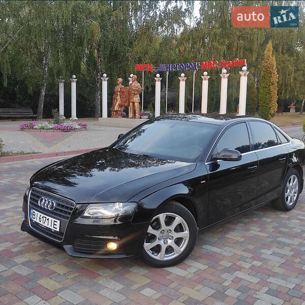 Седан Audi A4 2010 в Миргороде