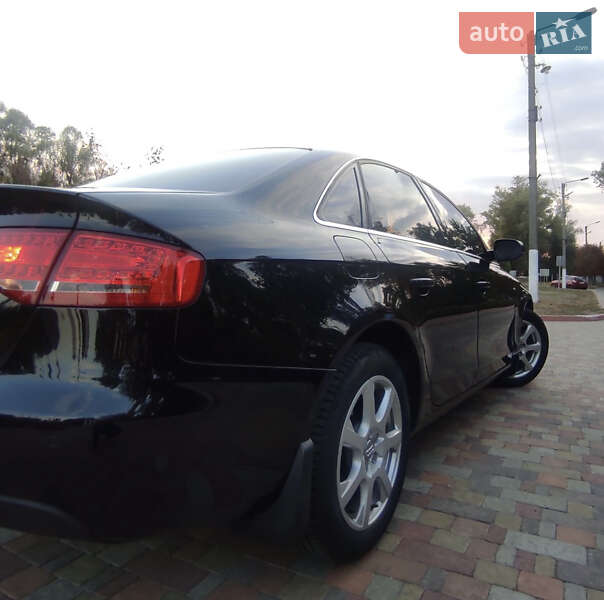 Седан Audi A4 2010 в Миргороде