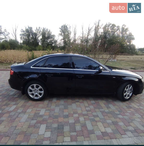 Седан Audi A4 2010 в Миргороде