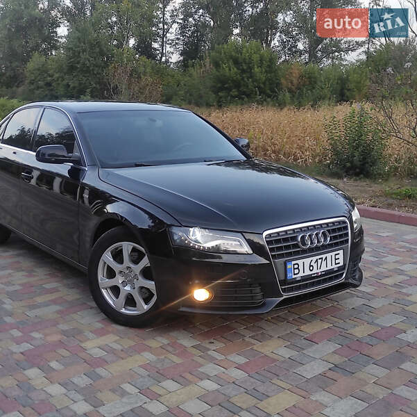 Седан Audi A4 2010 в Миргороде