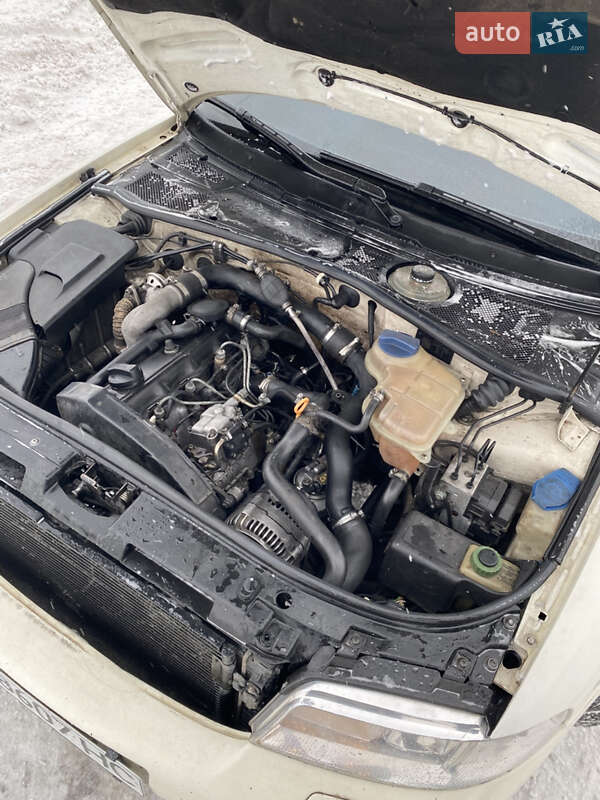 Седан Audi A4 1996 в Баре