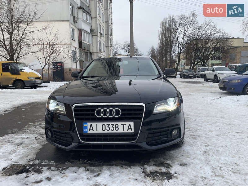 Седан Audi A4 2012 в Киеве
