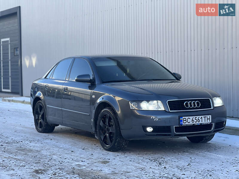 Седан Audi A4 2002 в Жовкві