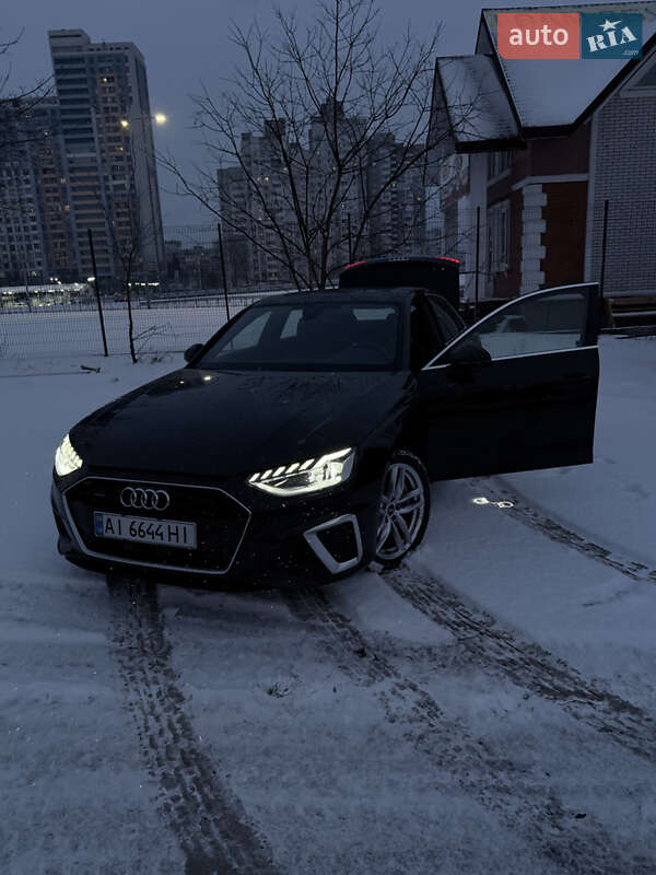 Седан Audi A4 2020 в Киеве
