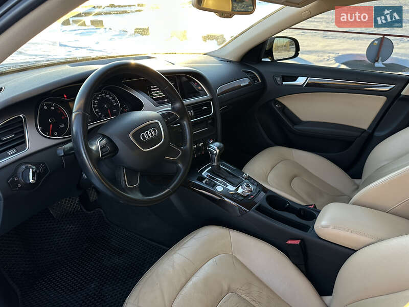 Седан Audi A4 2012 в Львові