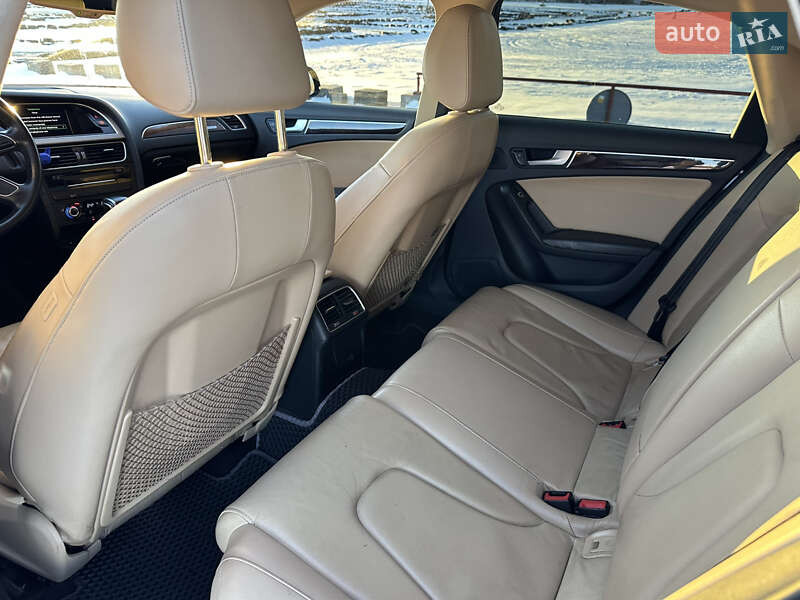 Седан Audi A4 2012 в Львові