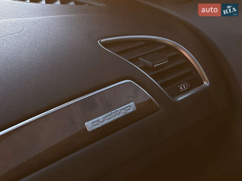 Седан Audi A4 2012 в Львові