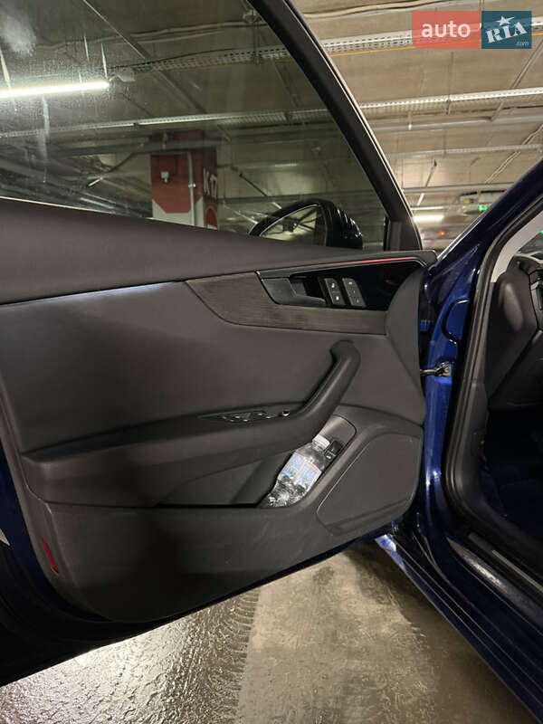 Седан Audi A4 2020 в Харькове