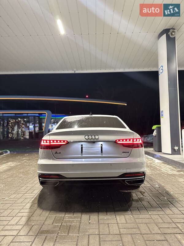 Седан Audi A4 2022 в Киеве