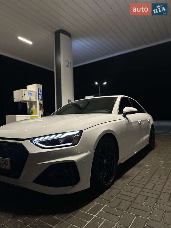 Седан Audi A4 2022 в Киеве