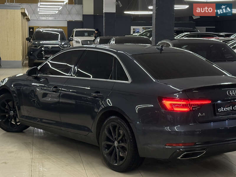 Седан Audi A4 2018 в Николаеве