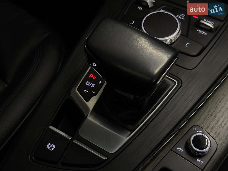 Седан Audi A4 2018 в Николаеве