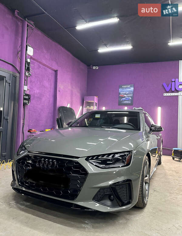 Седан Audi A4 2023 в Полтаві