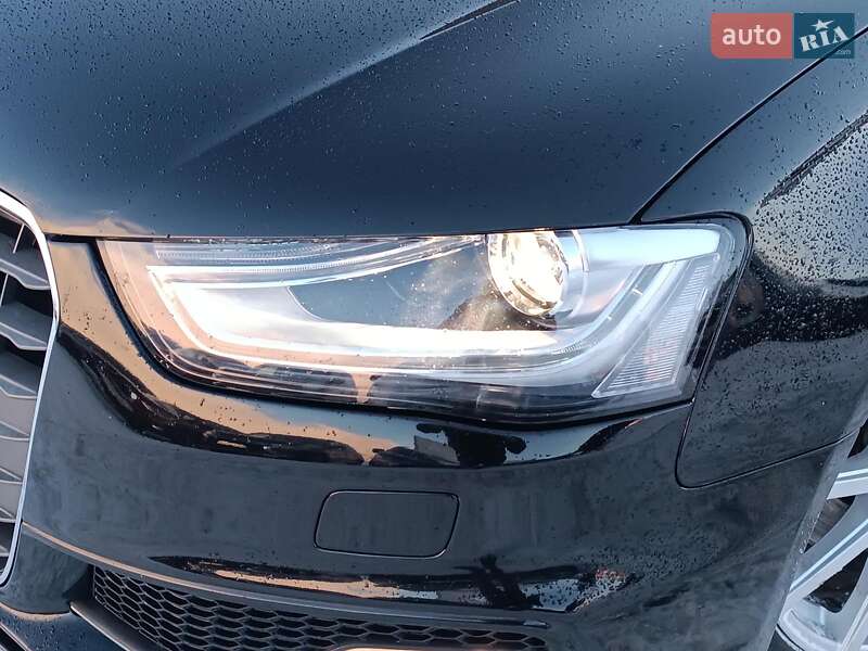 Седан Audi A4 2014 в Львове