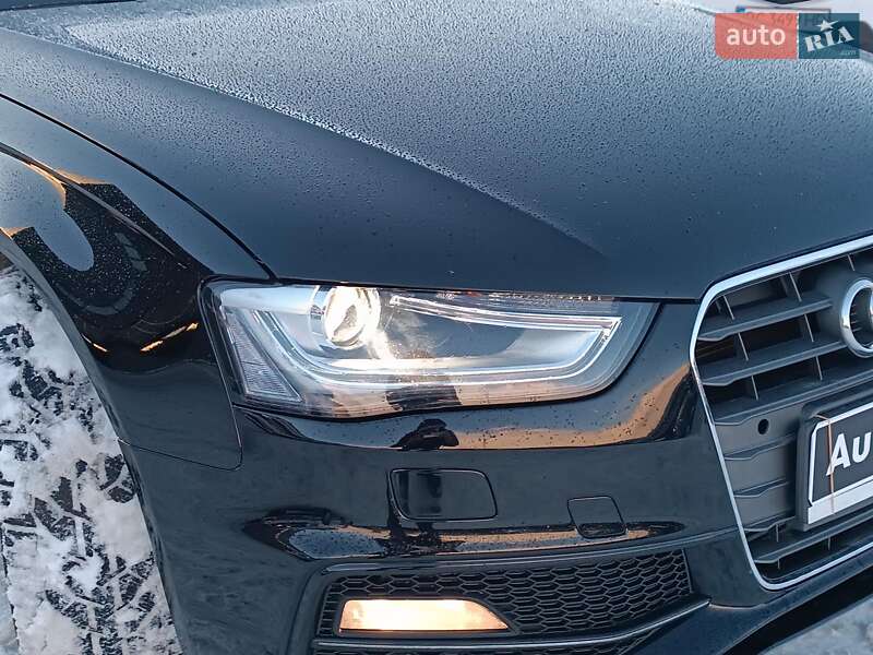 Седан Audi A4 2014 в Львове