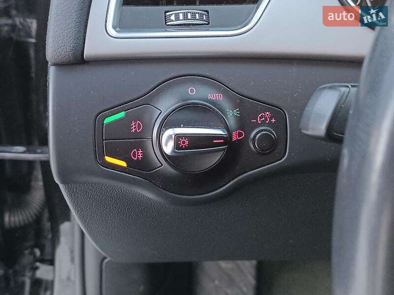 Седан Audi A4 2014 в Львове