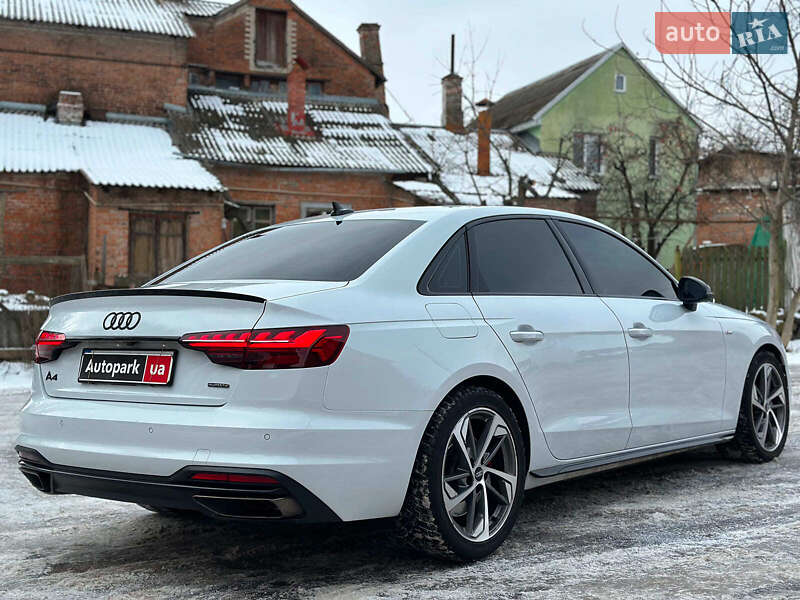 Седан Audi A4 2022 в Киеве
