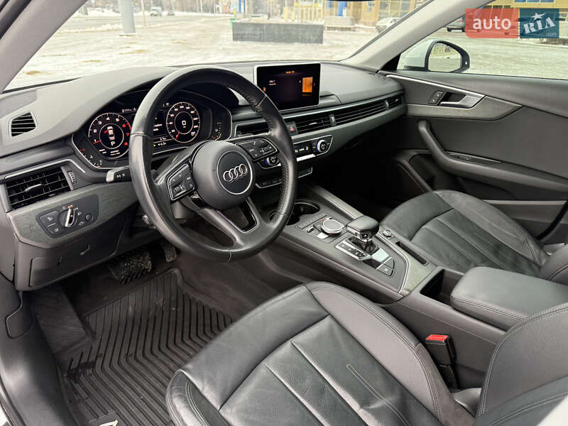 Седан Audi A4 2016 в Харкові